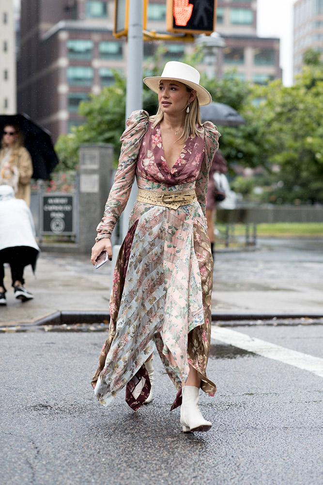 Street Style Snaps that Will Have You Wishing for a Rainy Day #36
