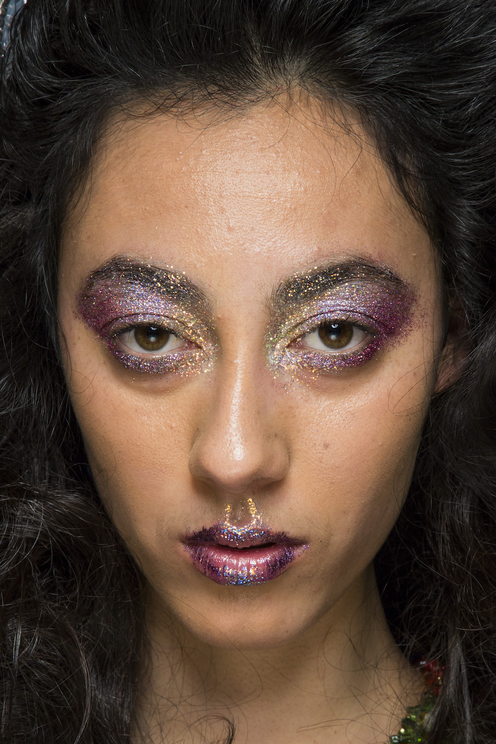 Bedazzled Eyes: You Know You Secretly Want to Try This Runway Trend (Here's  How!)