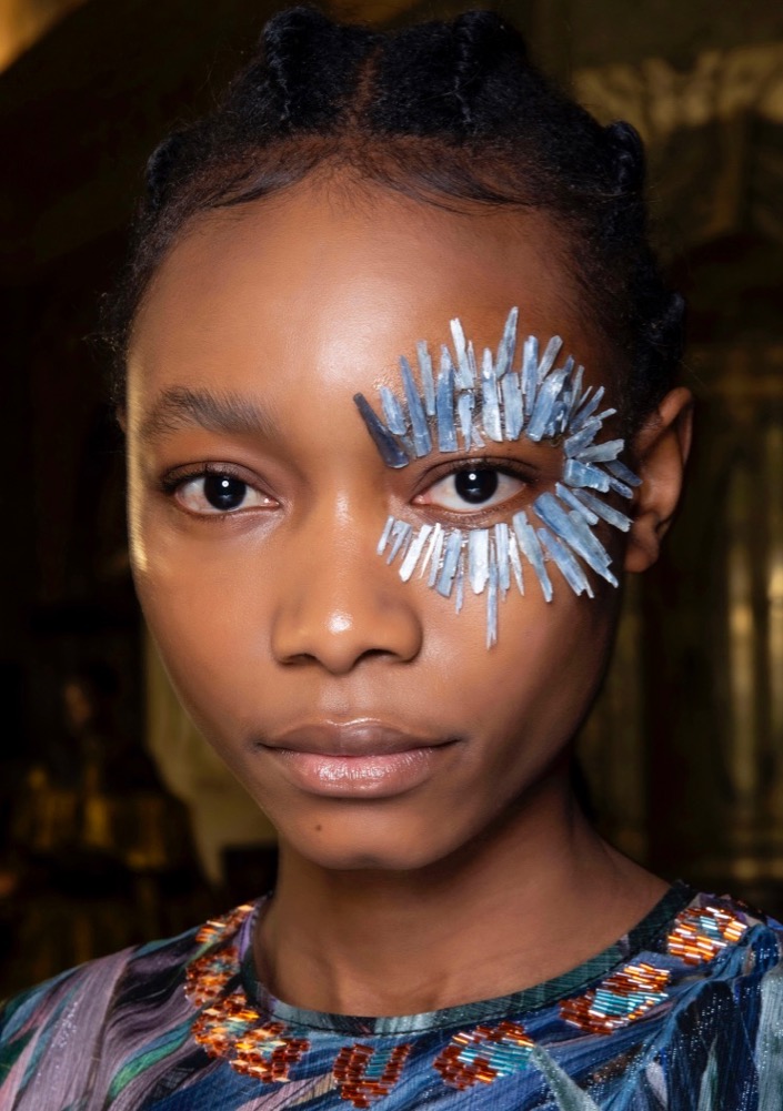 The Runways Are Filled With Halloween Beauty Inspiration to Copy #16