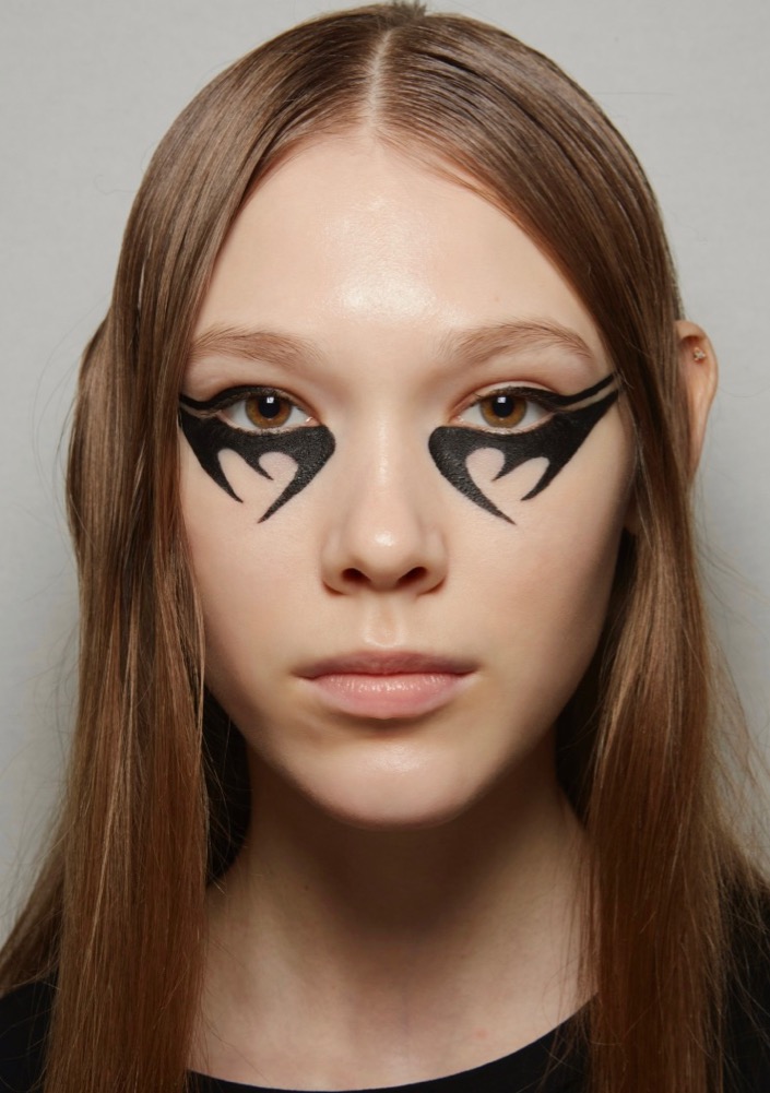 The Runways Are Filled With Halloween Beauty Inspiration to Copy #2