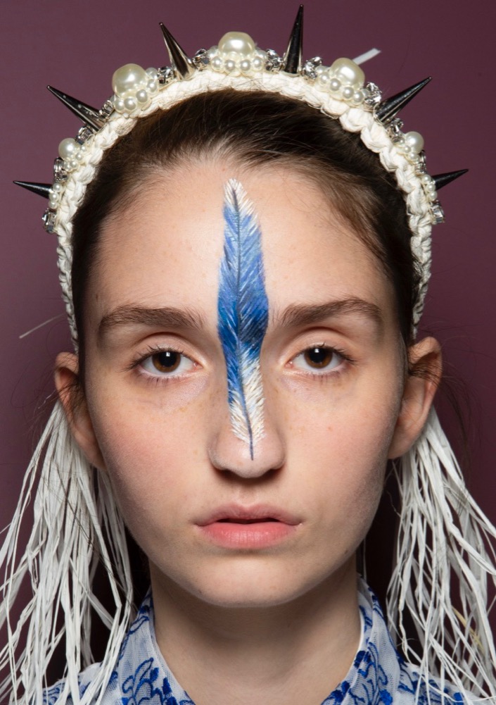 The Runways Are Filled With Halloween Beauty Inspiration to Copy #21