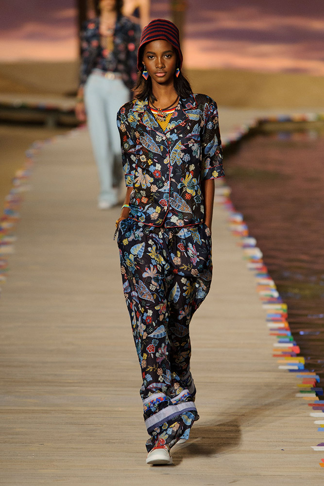 Tommy Hilfiger Spring 2016 Runway - theFashionSpot