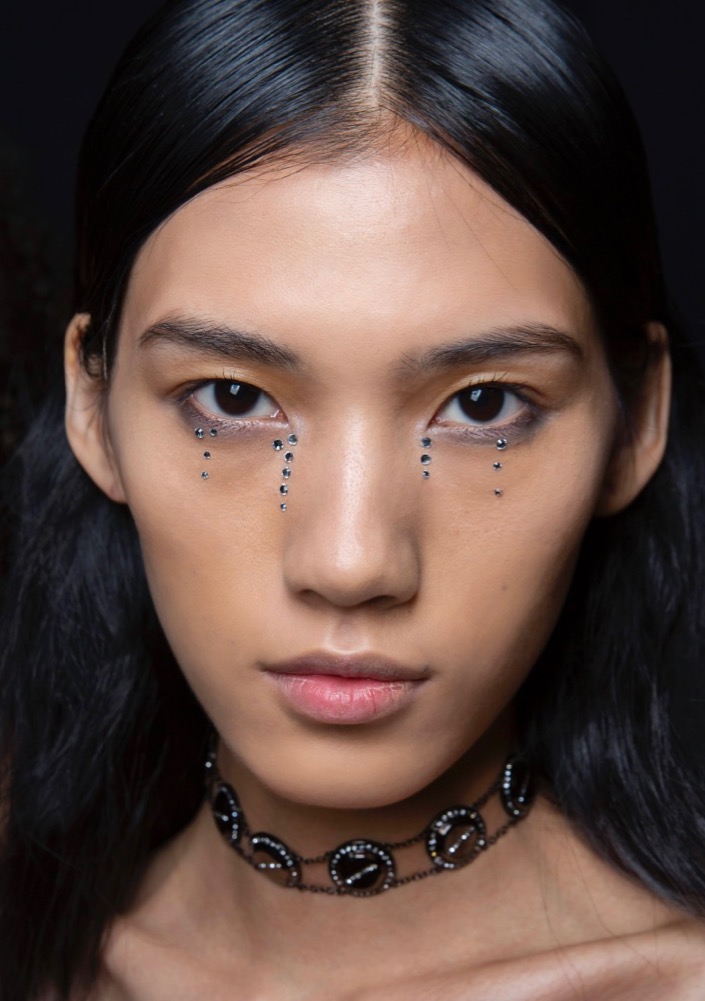 Update: 28 New Year’s Eve Makeup Ideas We’re Stealing From the Runways  #25
