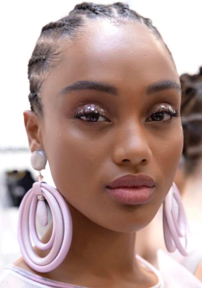 Update: 28 New Year’s Eve Makeup Ideas We’re Stealing From the Runways  #21