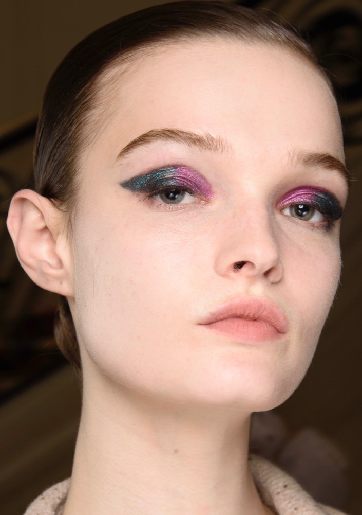 Update: 28 New Year’s Eve Makeup Ideas We’re Stealing From the Runways  #10
