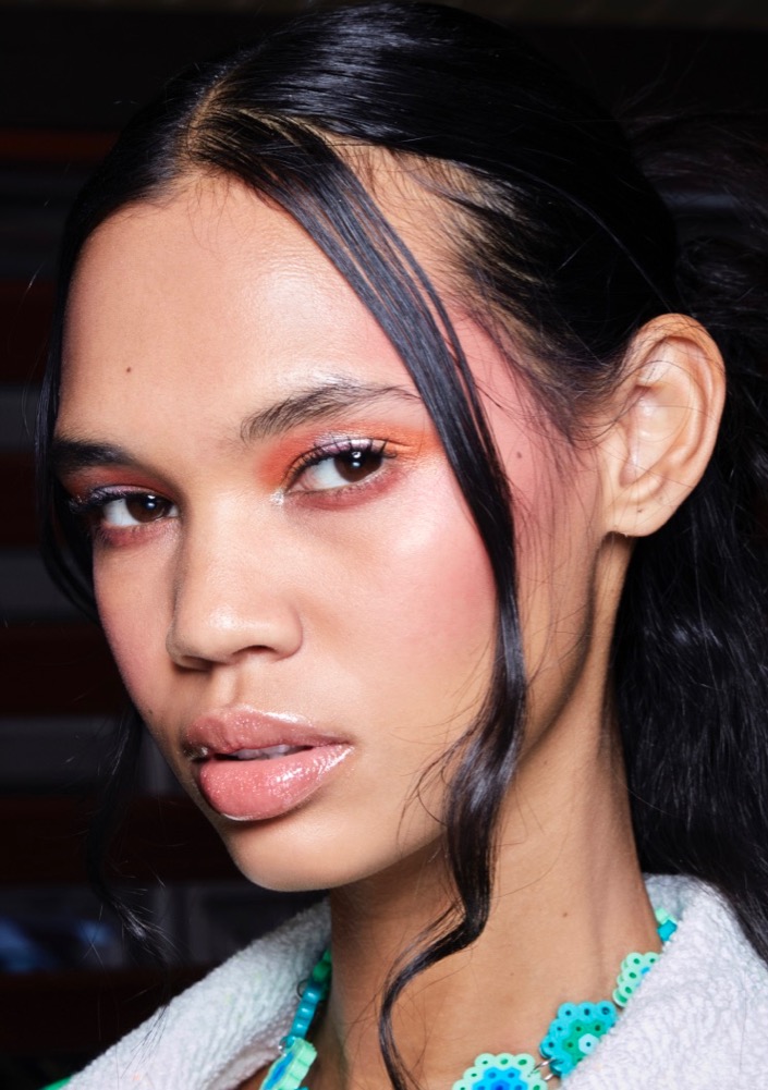Update: 28 New Year’s Eve Makeup Ideas We’re Stealing From the Runways  #7