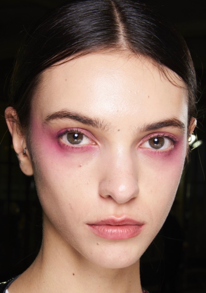 Update: 28 New Year’s Eve Makeup Ideas We’re Stealing From the Runways  #16