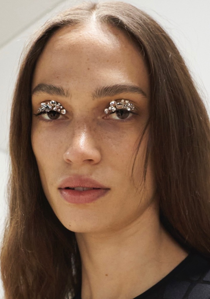 Update: 28 New Year’s Eve Makeup Ideas We’re Stealing From the Runways  #3