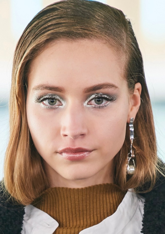 Update: 28 New Year’s Eve Makeup Ideas We’re Stealing From the Runways  #8
