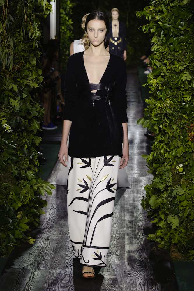 Valentino Haute Couture Fall 2014 Review - theFashionSpot
