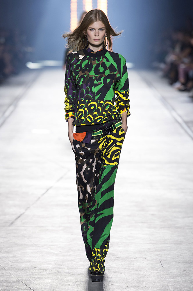 Versace Spring 2016 Runway - theFashionSpot