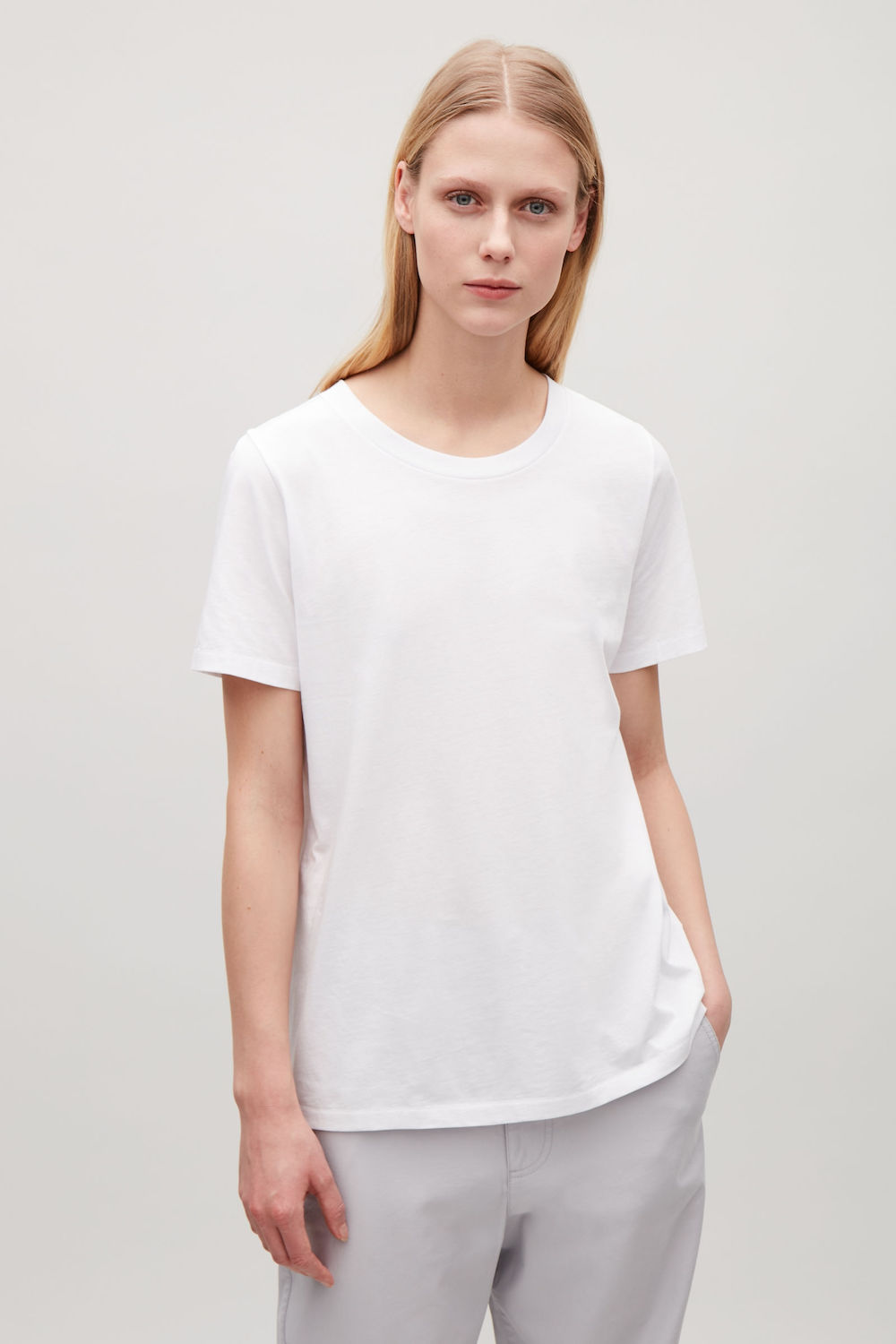 12 Best White T-Shirts to Wear With Everything - theFashionSpot