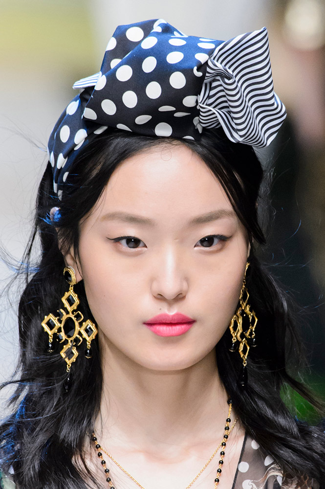 Why a Scarf Is the Perfect Summer Hair Accessory   #14