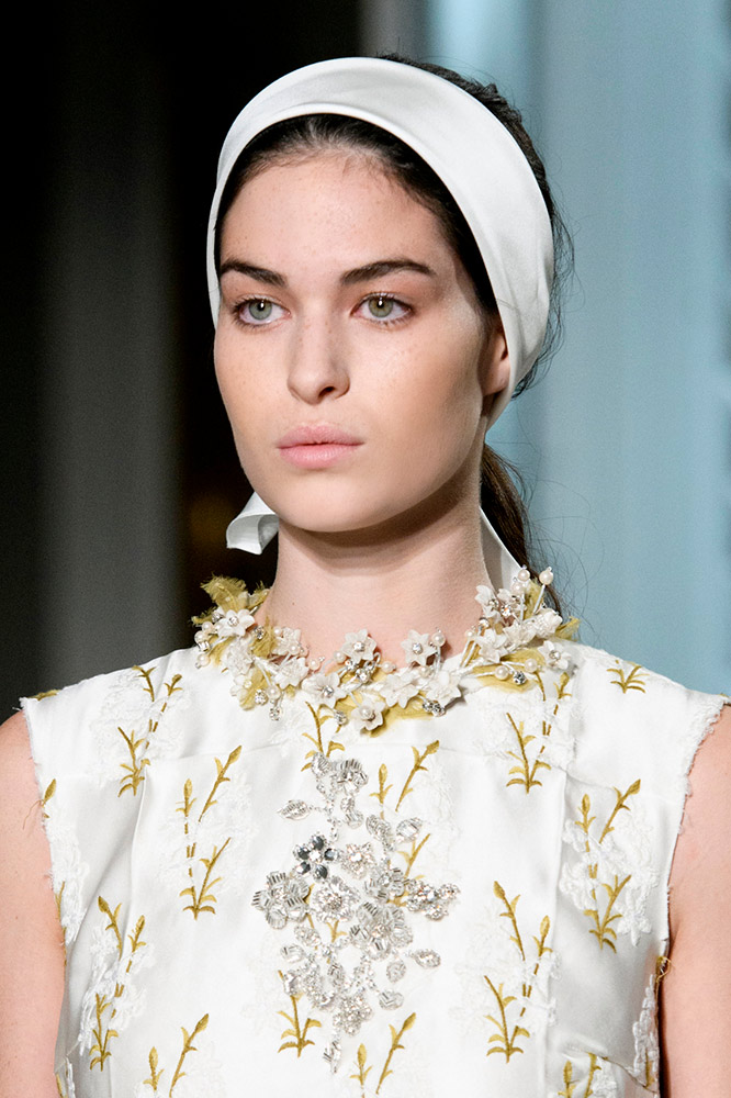 Why a Scarf Is the Perfect Summer Hair Accessory   #12