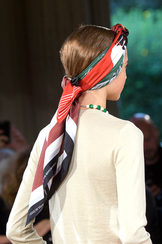 Why a Scarf Is the Perfect Summer Hair Accessory   #9